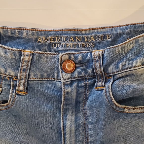 American Eagle Jean Shorts Size 6 - Picture 3 of 4